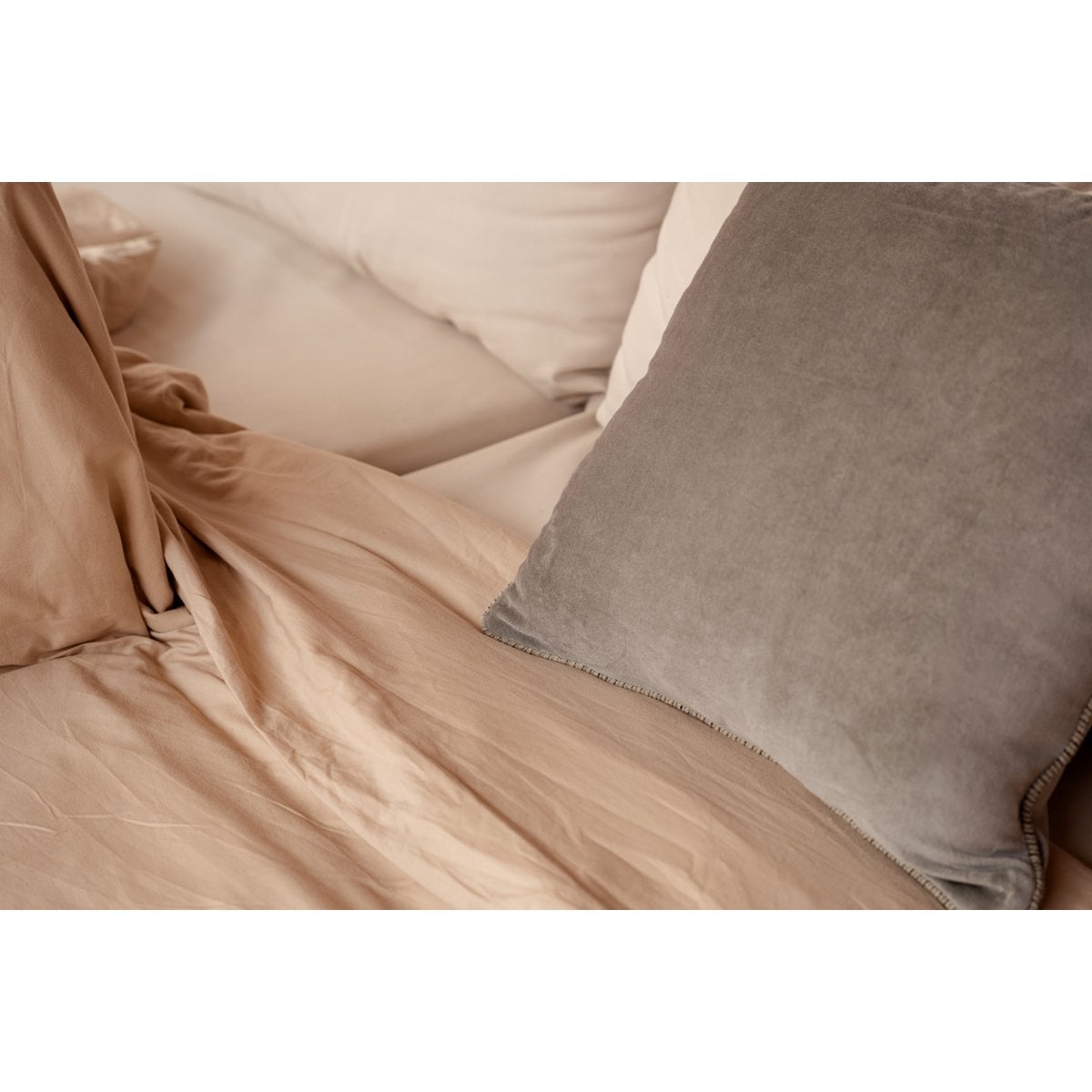 The Velvet Crush Kussenhoes - Grijs - 50x50